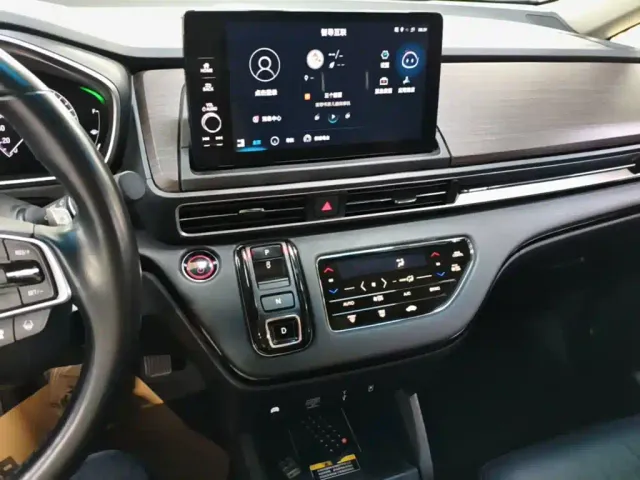 Honda Odyssey — Фото автомобиля 12