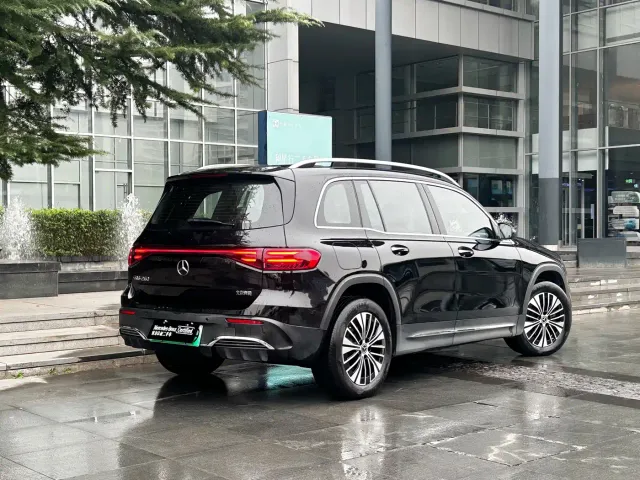 Mercedes-Benz EQB — Фото автомобиля 3