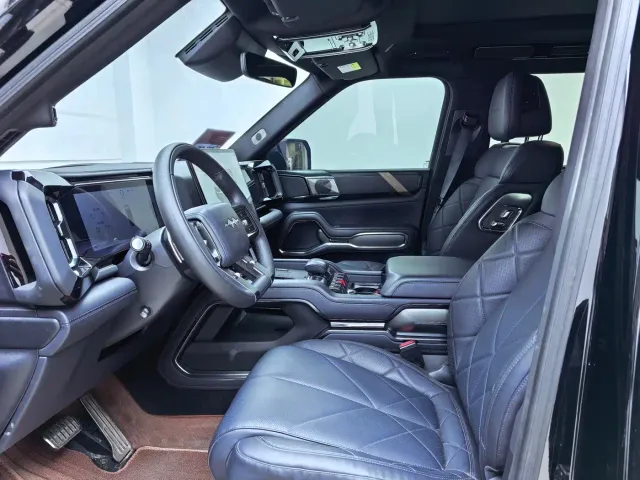 BYD FangChengBao Leopard 8 — Фото автомобиля 4