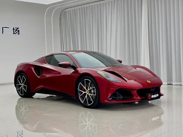 Lotus Emira — Фото автомобиля 3