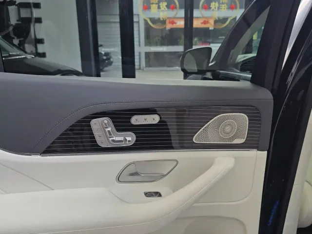 Mercedes-Benz GLS-Class — Фото автомобиля 10