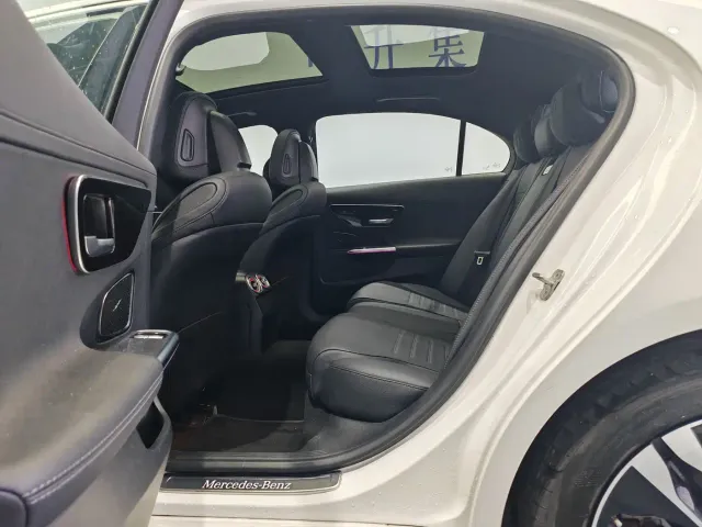 Mercedes-Benz C-Class — Фото автомобиля 12