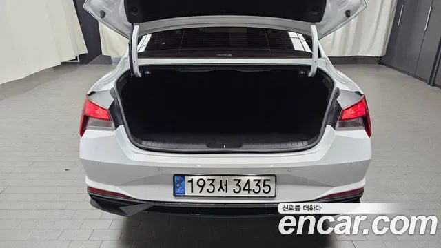 Hyundai AVANTE Avante (CN7) — Фото автомобиля 15
