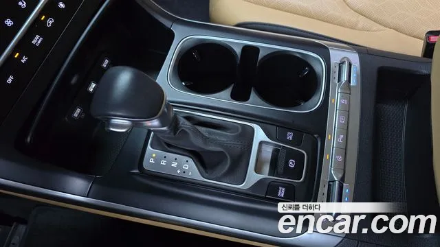Kia Canival Carnival 4 поколение Дизель 9 мест Prestige — Фото автомобиля 9