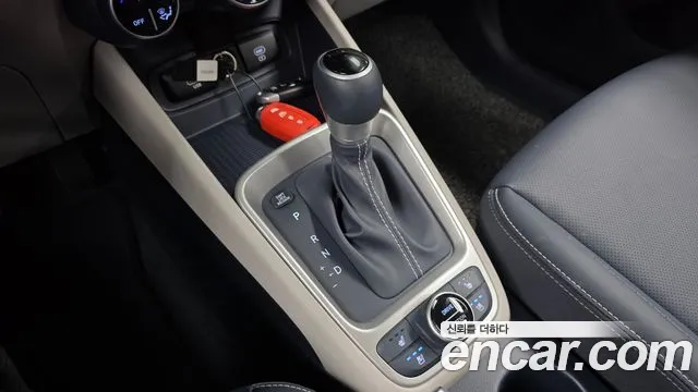 Hyundai Venue — Фото автомобиля 12