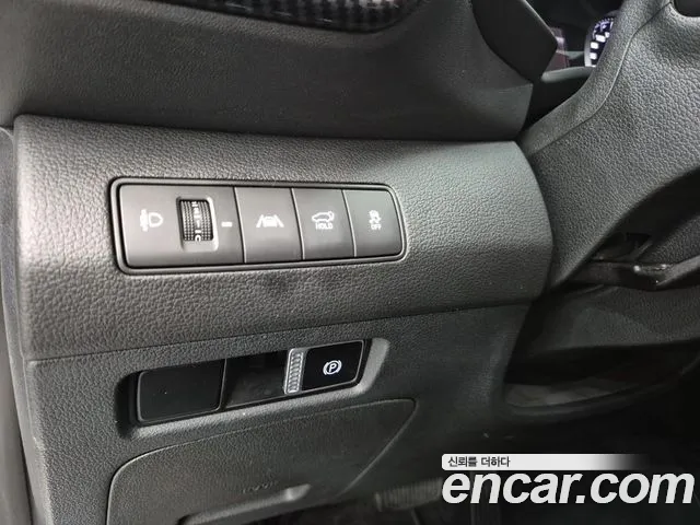Hyundai Santafe Бензин 2.5T 2WD — Фото автомобиля 17