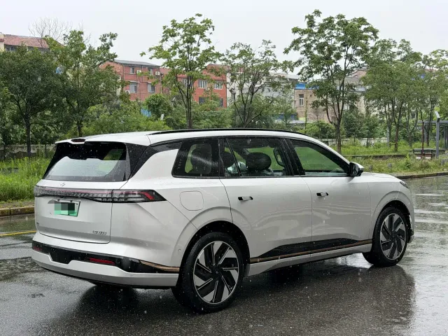 Dongfeng eπ 008 — Фото автомобиля 16