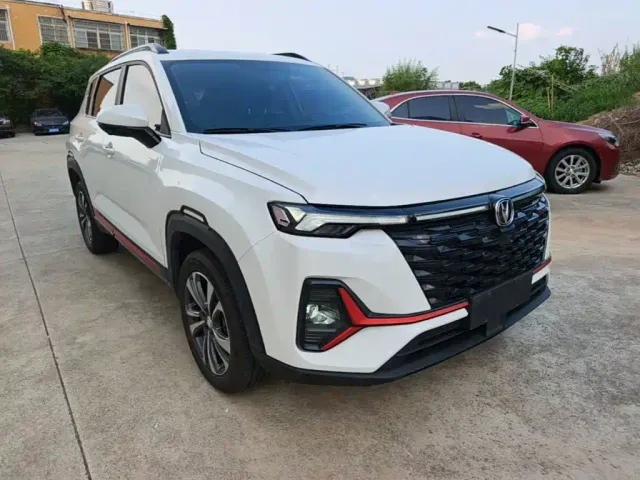Changan CS35 Plus — Фото автомобиля 3