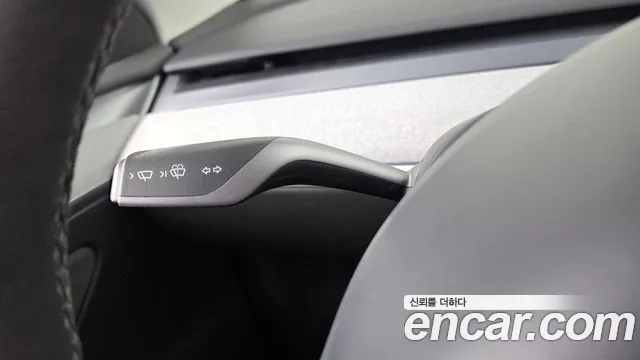 Tesla Model Y — Фото автомобиля 27