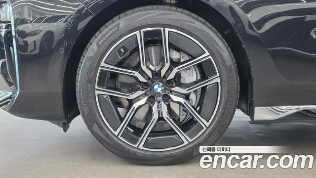 BMW 7 Series G70 — Фото автомобиля 5