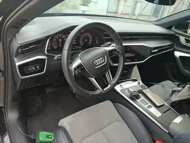 Audi A6L — Фото автомобиля 9