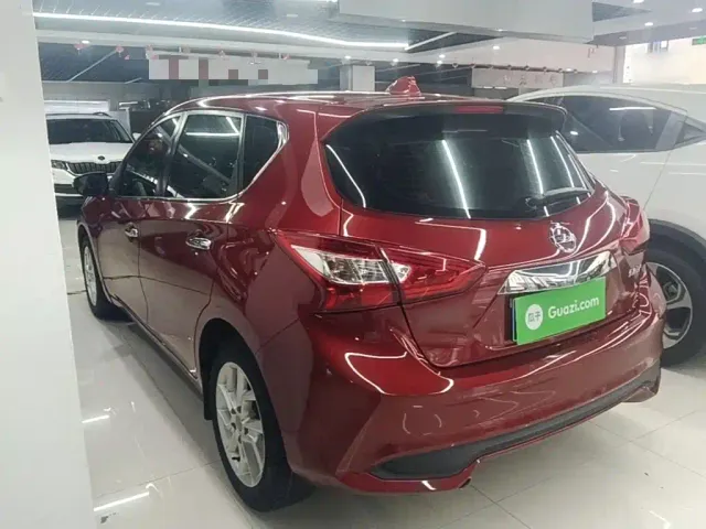 Nissan Tiida — Фото автомобиля 4