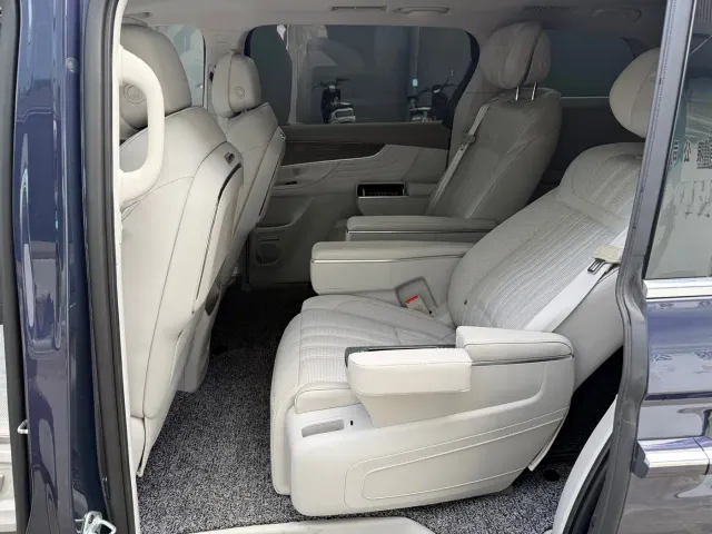 Roewe iMAX8 — Фото автомобиля 8