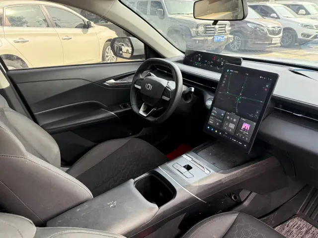 Changan Qiyuan A05 — Фото автомобиля 18