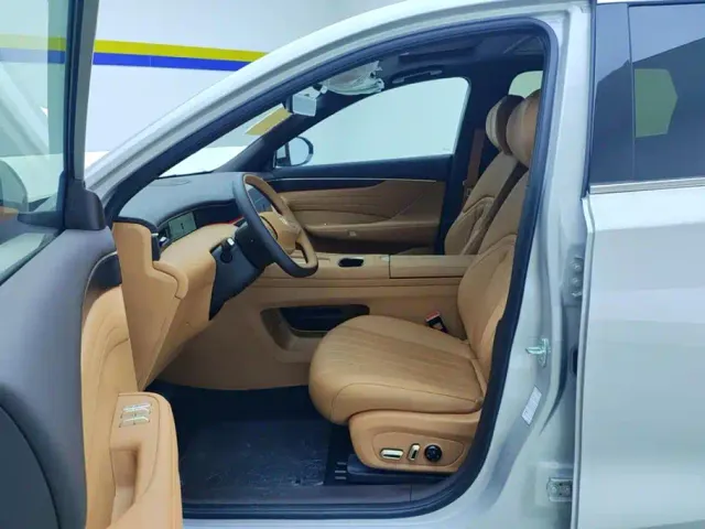Dongfeng Aeolus L8 — Фото автомобиля 9