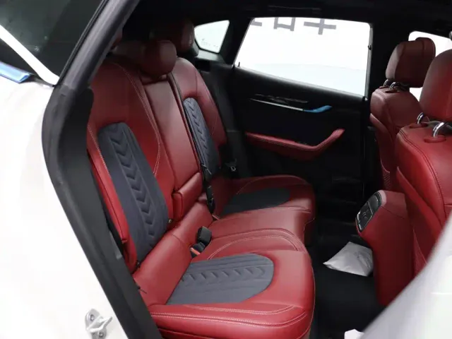 Maserati Levante — Фото автомобиля 15