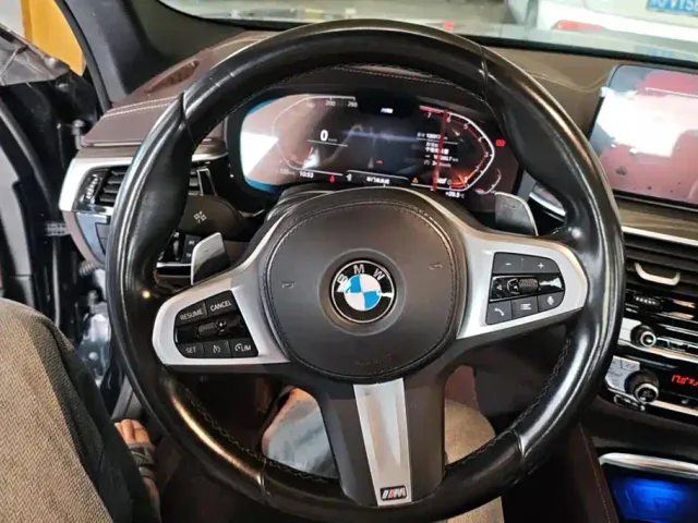 BMW 5 Series — Фото автомобиля 15