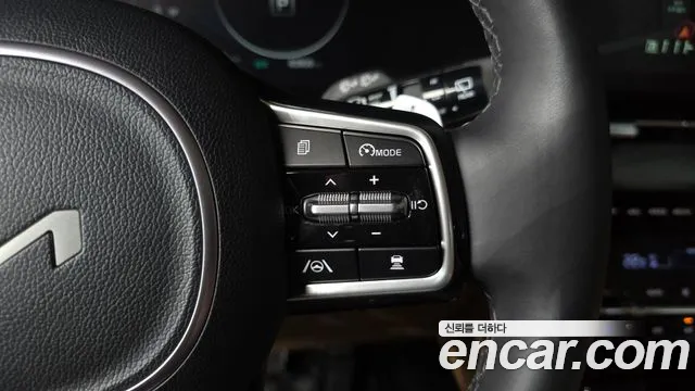 Kia Carnival Generation 4 — Фото автомобиля 14