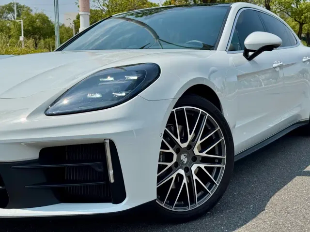 Porsche Panamera — Фото автомобиля 9