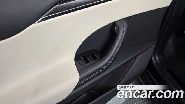 Tesla Model X — Фото автомобиля 20