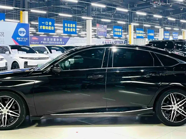 Honda Accord — Фото автомобиля 6