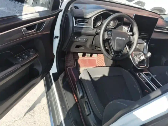 Haval M6 — Фото автомобиля 15
