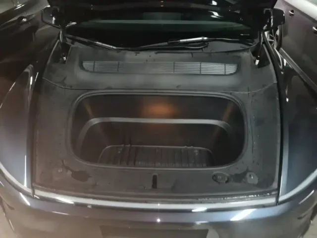 Tesla Model Y — Фото автомобиля 19