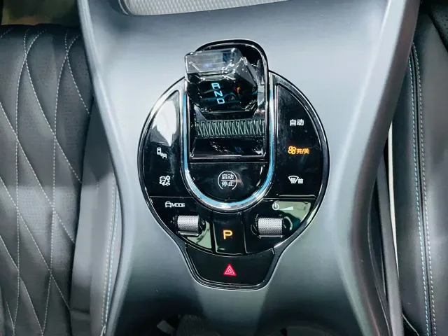 BYD Seal — Фото автомобиля 25