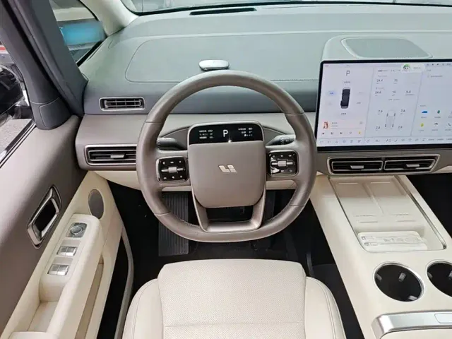 Li Auto MEGA — Фото автомобиля 10