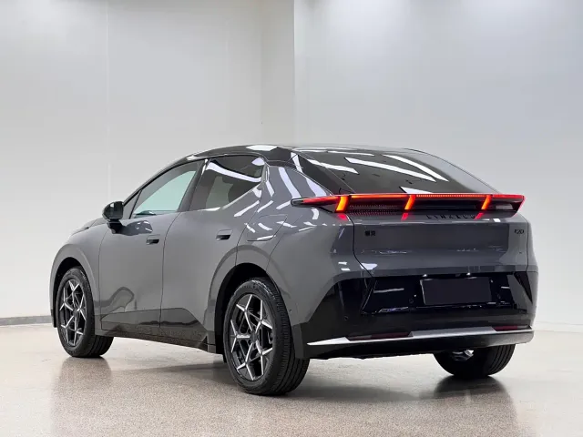 Lynk & Co Z20 — Фото автомобиля 4