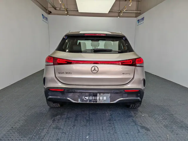 Mercedes-Benz EQA — Фото автомобиля 5