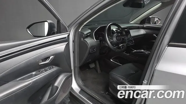 Hyundai Tucson Tucson (NX4) Дизель 2.0 2WD — Фото автомобиля 10