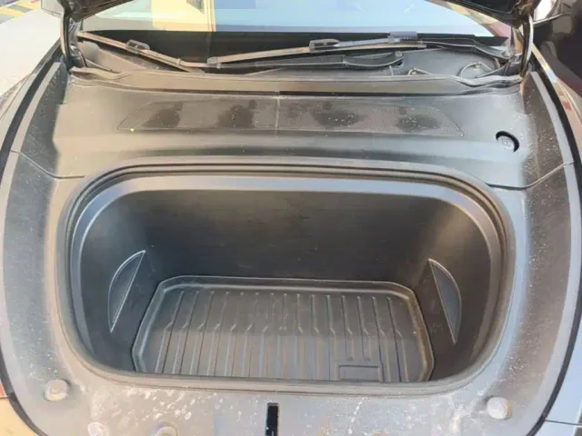 Tesla Model Y — Фото автомобиля 19