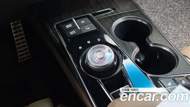 Kia K8 Hybrid — Фото автомобиля 9