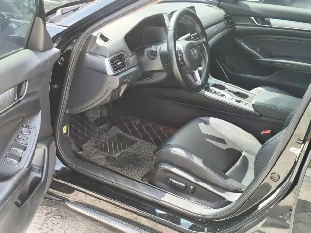 Honda Accord — Фото автомобиля 9