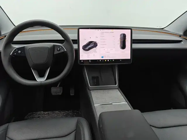 Tesla Model Y — Фото автомобиля 12