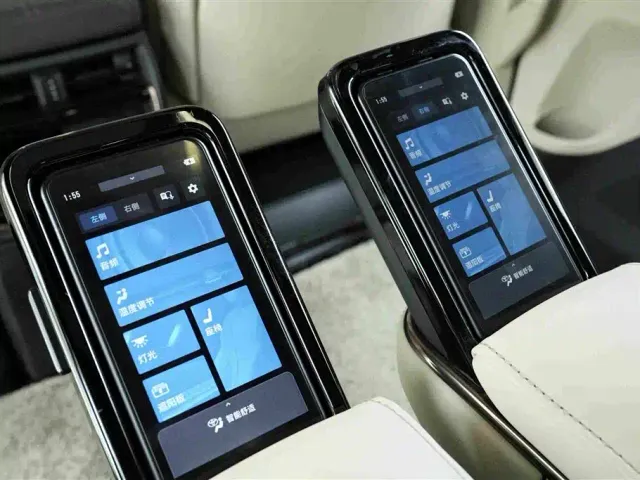 Toyota Alphard — Фото автомобиля 20