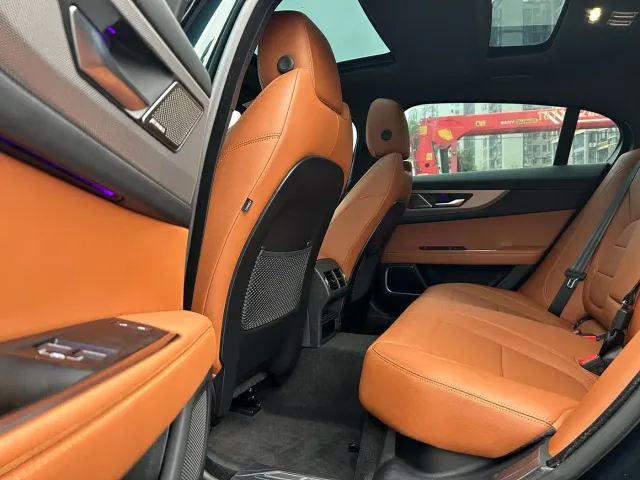 Jaguar XEL — Фото автомобиля 13