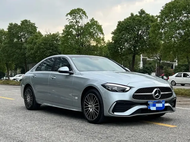 Mercedes-Benz C-Class — Фото автомобиля 3