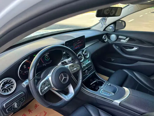 Mercedes-Benz C-Class — Фото автомобиля 4