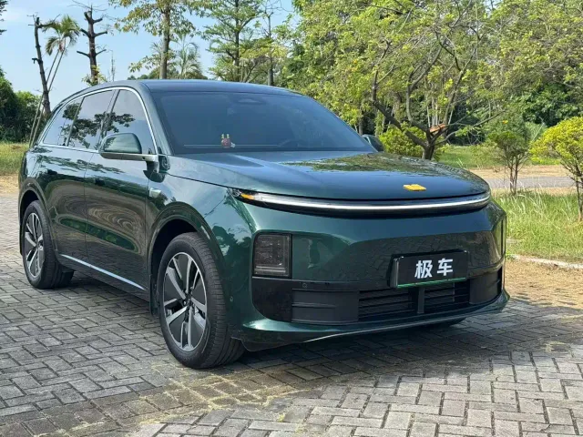 Li Auto L6 — Фото автомобиля 8