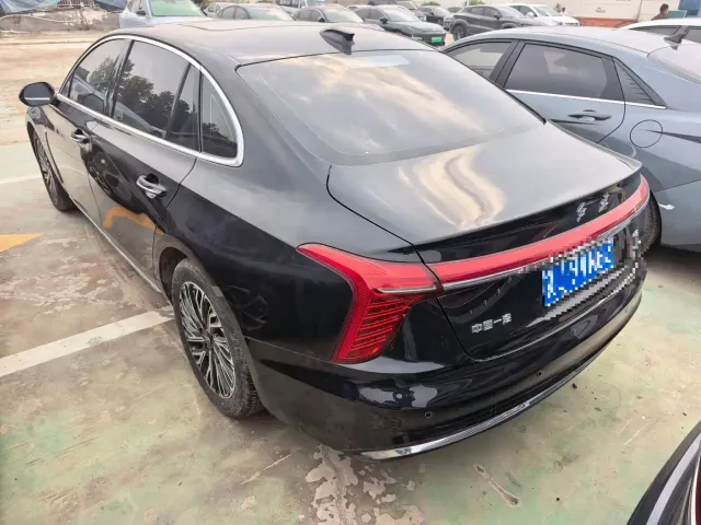 Hongqi H5 — Фото автомобиля 13
