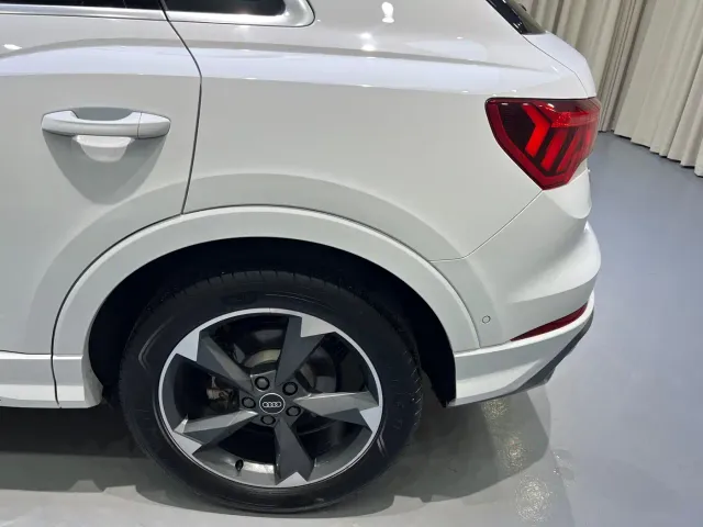 Audi Q3 — Фото автомобиля 23