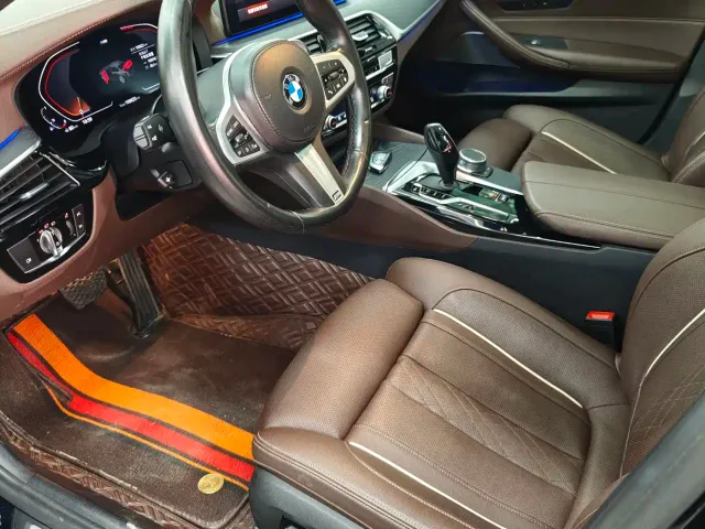 BMW 5 Series — Фото автомобиля 9