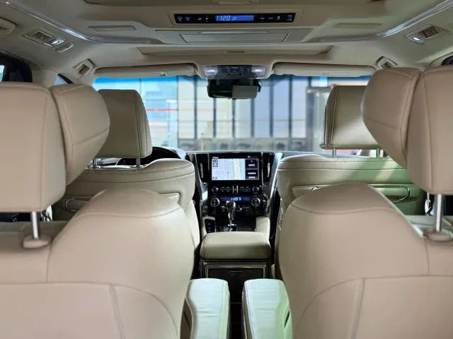 Toyota Vellfire — Фото автомобиля 19