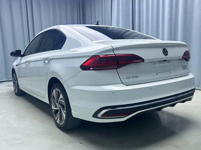 Volkswagen Bora — Фото автомобиля 20