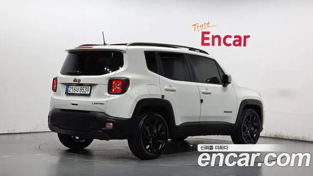 Jeep Renegade — Фото автомобиля 2