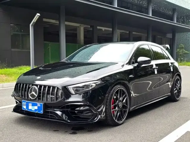 Фотография автомобиля — Mercedes-Benz A-Class AMG