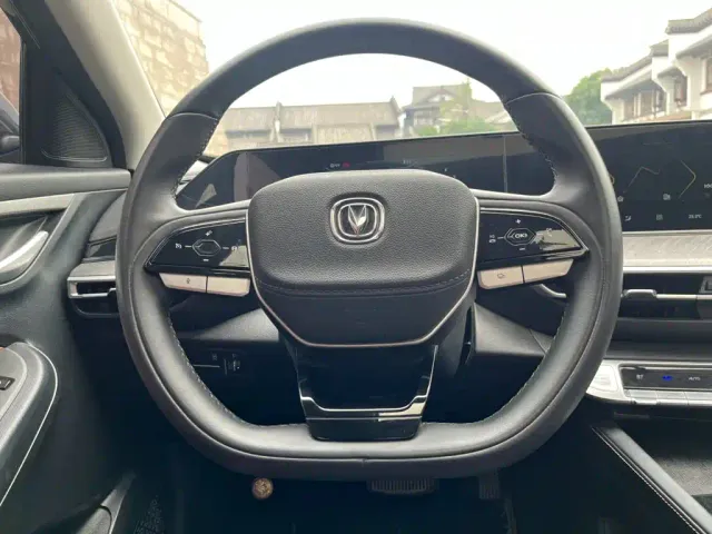 Changan Eado — Фото автомобиля 16