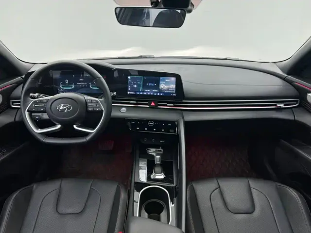 Hyundai Elantra — Фото автомобиля 16